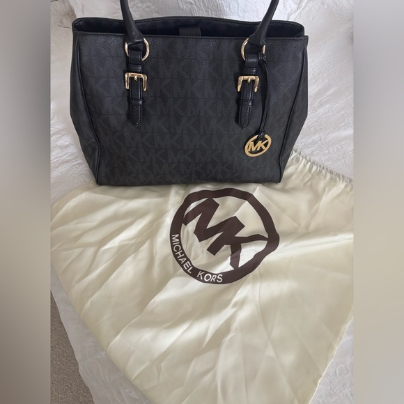 Michael Kors Handbags - MICHAEL KORS BLACK Shoulder Bag EUC gold MK pendant